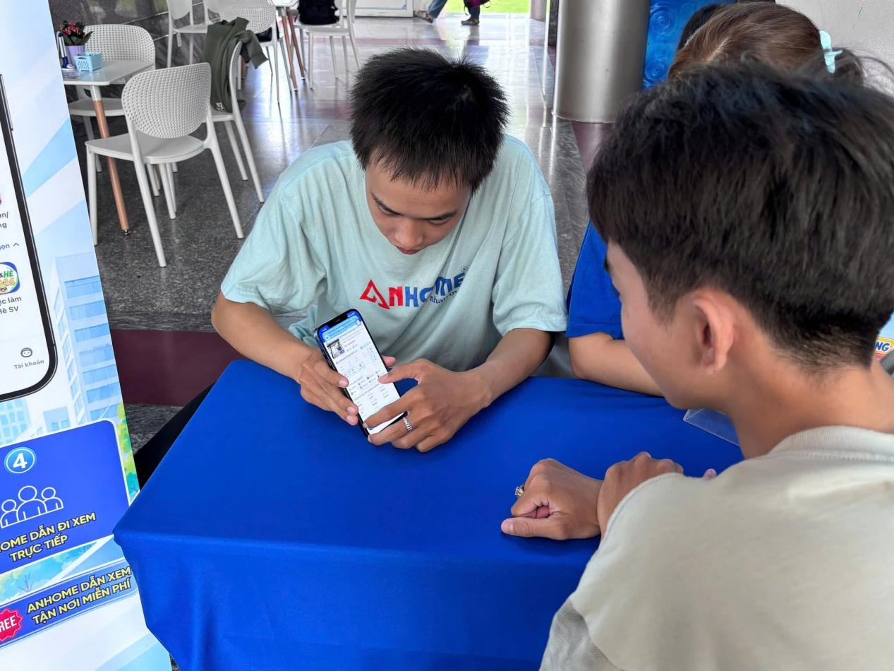 Sinh viên được hướng dẫn tìm kiếm nơi ở phù hợp.