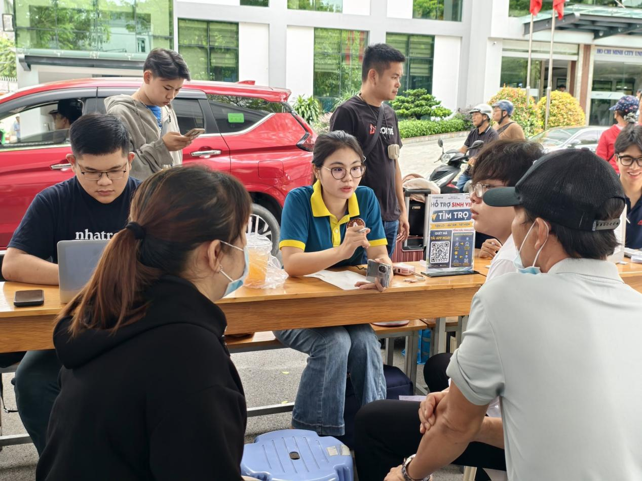 Hoạt động đồng hành cùng sinh viên trước năm học mới.