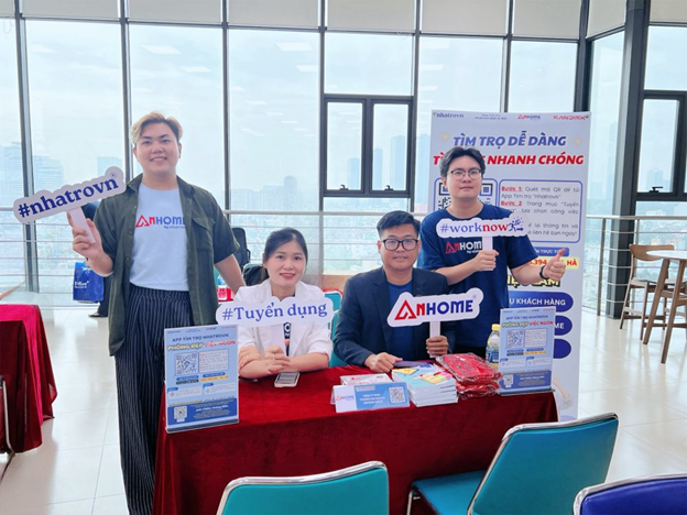 Gian phỏng vấn Nhatrovn