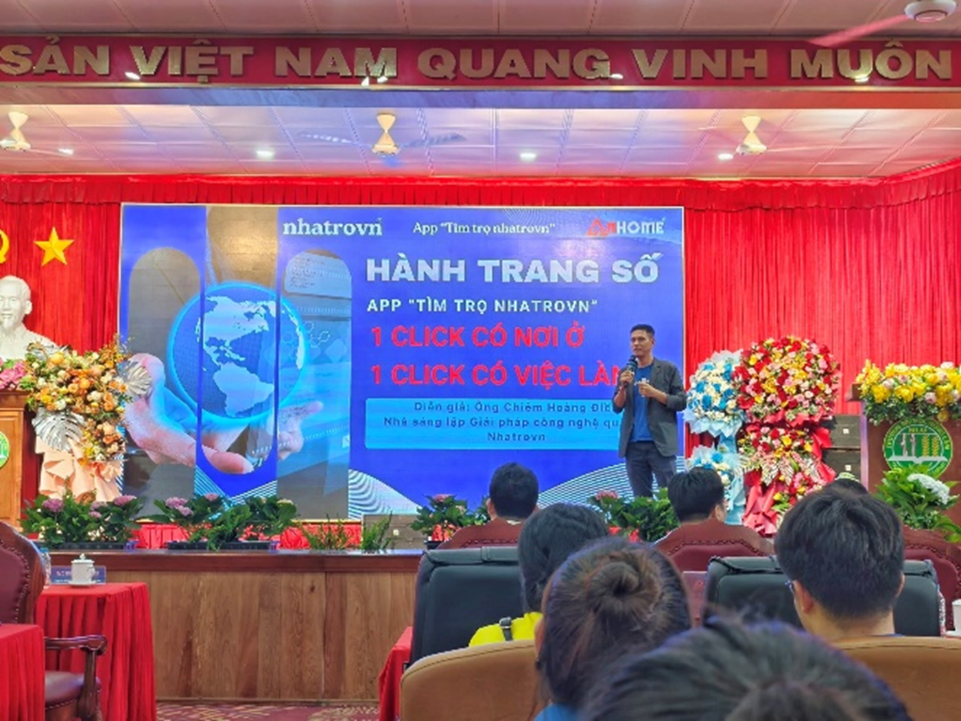 Chia sẻ với sinh viên