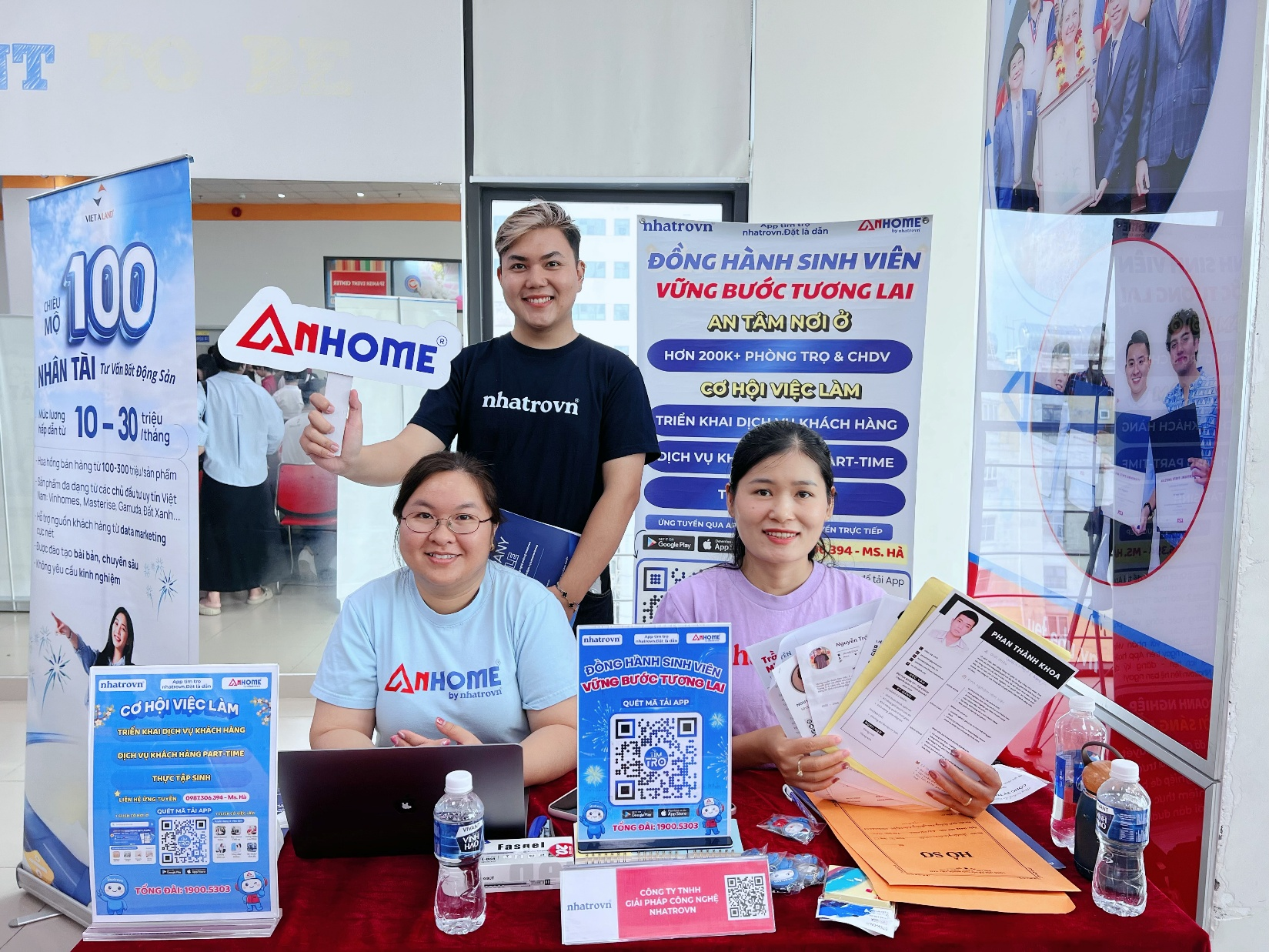 Gian hàng Nhatrovn tại UEF