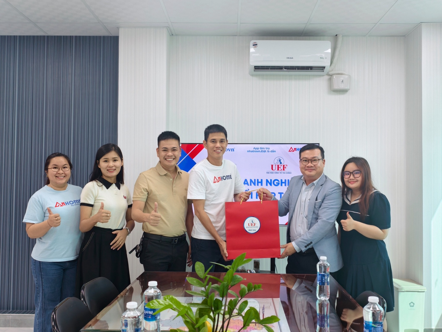 Nhatrovn – Anhome làm việc cùng Trung tâm Hợp tác Doanh nghiệp UEF, thúc đẩy kết nối đào tạo – doanh nghiệp