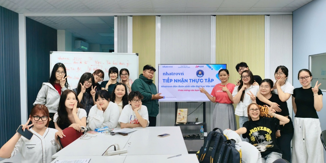 Nhatrovn chào đón sinh viên Đại học Văn Hiến đến thực tập tại doanh nghiệp