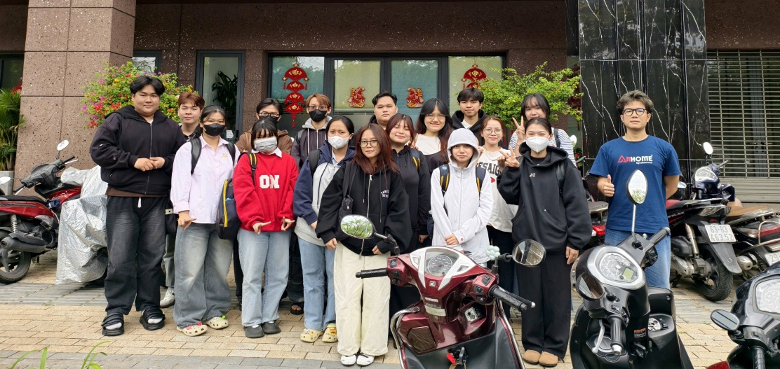 Đoàn thực tập sinh Đại học Văn Hiến gia nhập Nhatrovn