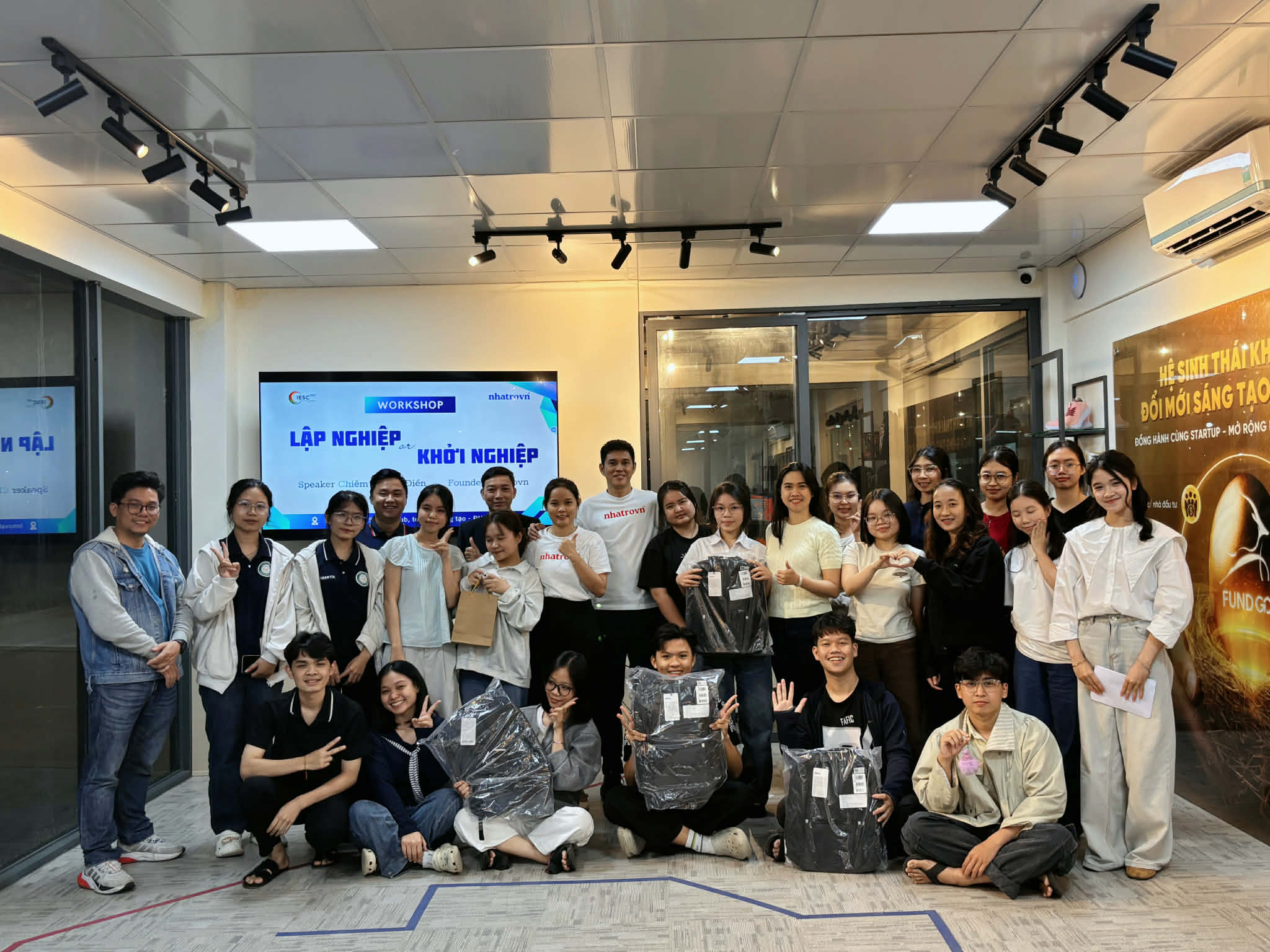 Nhatrovn – Anhome tại Workshop "Lập nghiệp hay Khởi nghiệp": gợi mở tư duy nghề nghiệp cho sinh viên ĐH Sư phạm Đà Nẵng