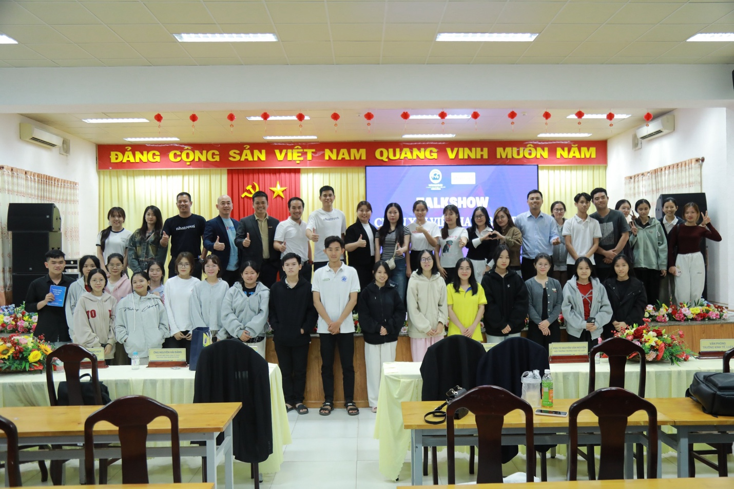 Nhatrovn – Anhome tại Talkshow "CHỌN XIN VIỆC HAY TRAO ĐỔI GIÁ TRỊ": Mở rộng góc nhìn nghề nghiệp cho sinh viên Trường Đại học Kinh Tế Luật Trà Vinh