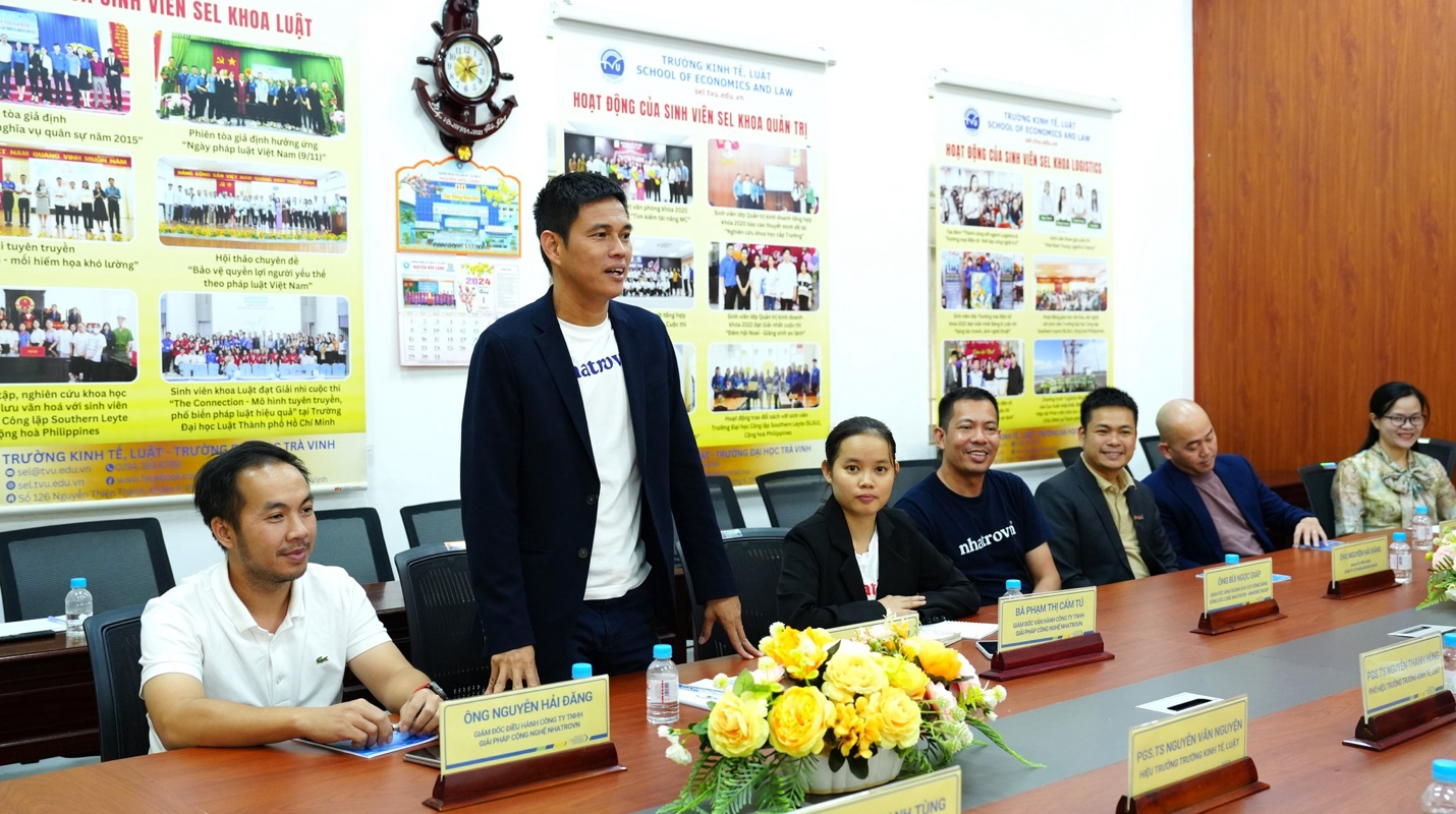 Hợp tác hướng đến xây dựng môi trường học tập gắn liền với thực tiễn nghề nghiệp.