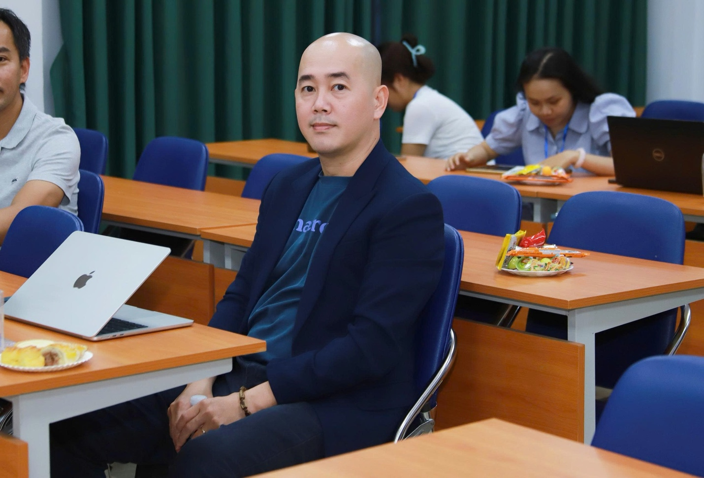 Đại diện Nhatrovn – Anhome tham gia đánh giá và phản biện các ý tưởng dự thi.